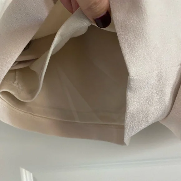 F21 Cream colored shorts - Picture 4 of 4